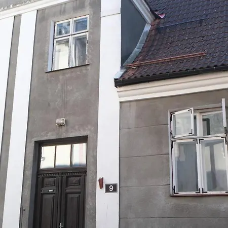 With Soul In Old Town Apartment